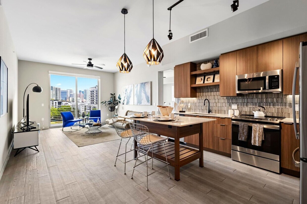 Foto principal - 525 NE 7th St
