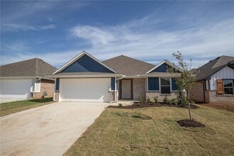 Building Photo - 3923 Lleyton Dr