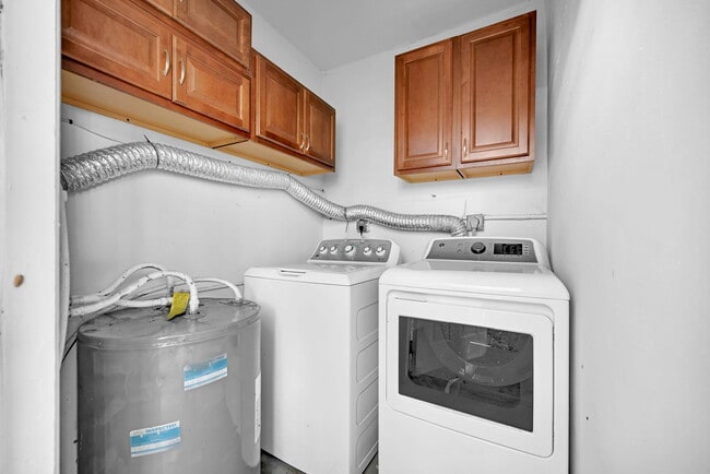 Building Photo - 1400 NW 2nd Ave