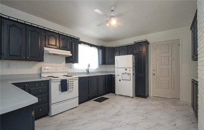 Building Photo - Spacious 4 Bed / 1 Bath Home in Sudbury – $2,500/month + Utilities