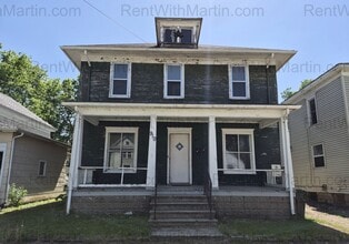 Building Photo - 910 Mulberry St