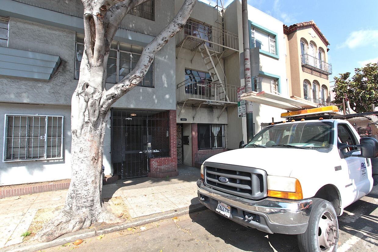 Primary Photo - 1016 Potrero Avenue