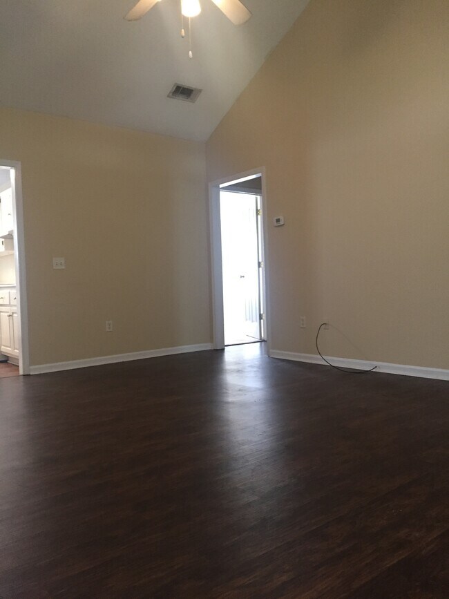Foto del edificio - 5606 Landings Pkwy
