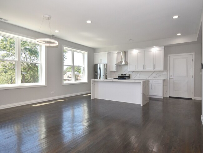 Foto del edificio - 7427 W Addison St