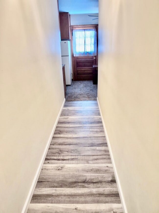 Building Photo - Studio apartment- New Castle PA