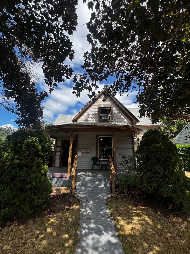 Primary Photo - 3-Bedroom 2-bathroom house in Cottage Grove