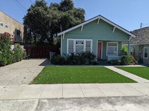 Building Photo - 208 Lincoln Ave