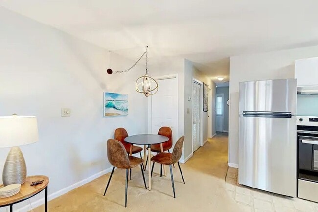 Foto del edificio - 3700 Golf Colony Ln