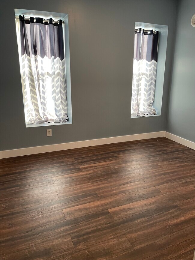 LARGER BEDROOM 2 - 302 Adams St