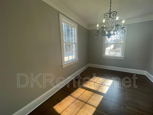 Foto del edificio - 1279 Eubanks Ave