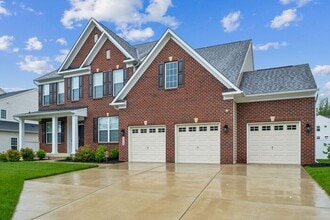 Building Photo - 5808 Savannah Dr