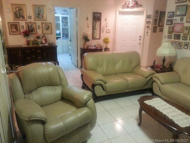 Building Photo - 15285 SW 45th Ter  H-59 Miami Fl 33185