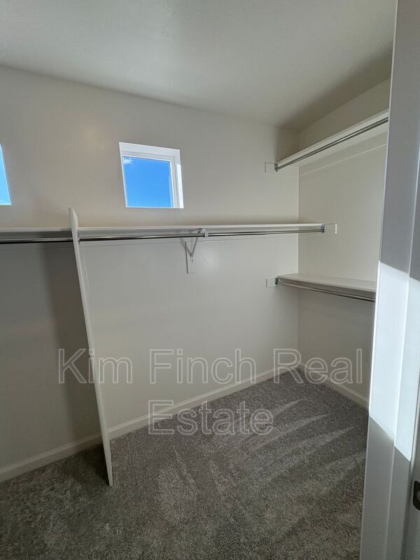 Building Photo - 56 E Portico Ln