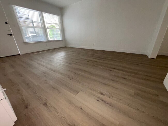 Foto del edificio - 6717 Leland Way