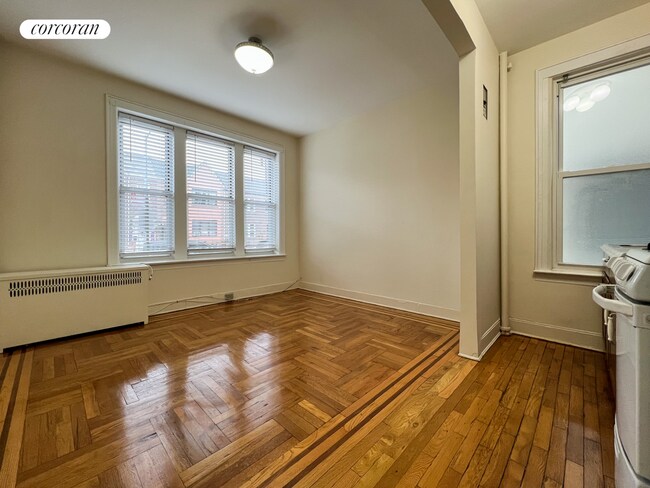 Foto del edificio - 48-31 45th St