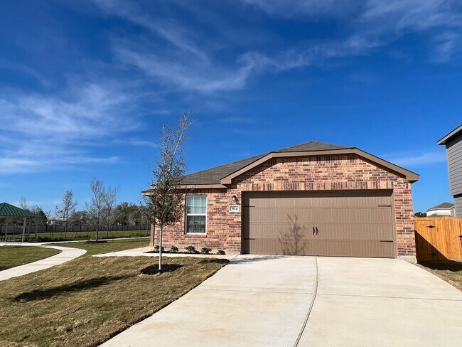 Building Photo - Park House, End Street, 4 bedroom and 2 bathroom home for rent in Jarrell , TX