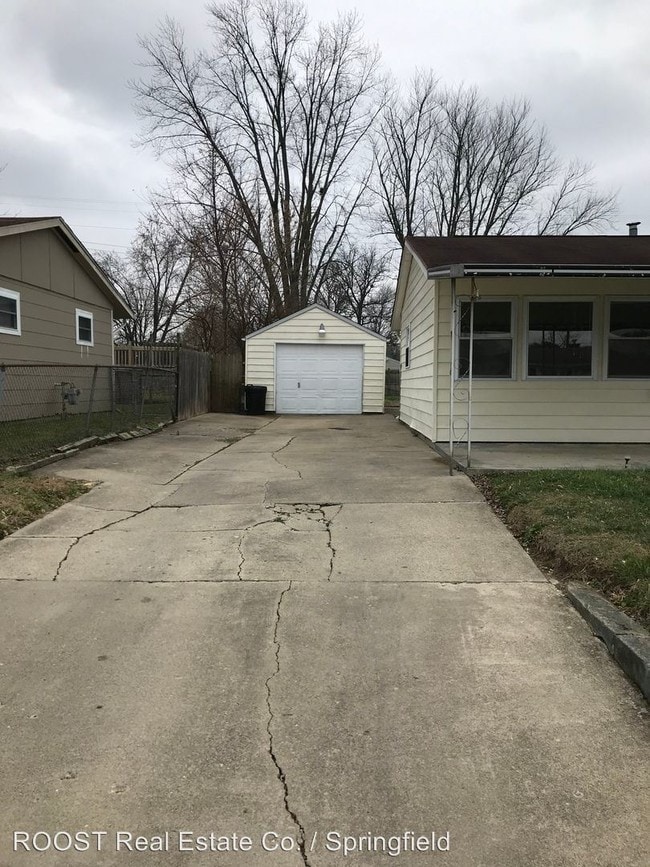 Building Photo - 3 br, 1 bath House - 603 Tarimore Dr