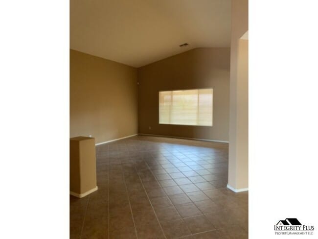 Building Photo - 1222 W Descanso Canyon Dr