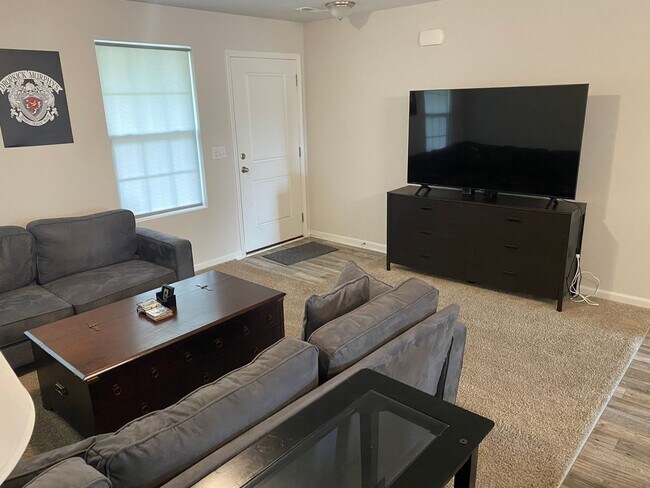 Building Photo - 3 Bedroom Single Family Home in Holly Ridge