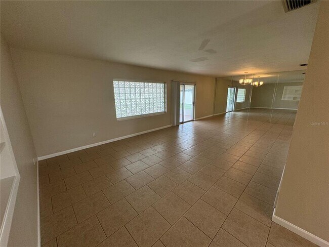 Foto del edificio - 3746 High Bluff Dr