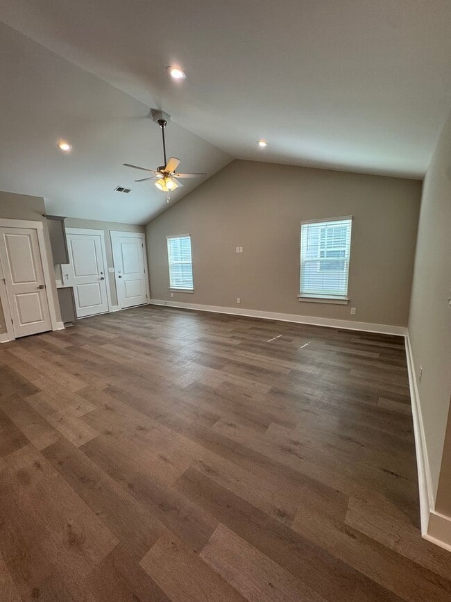 Foto del edificio - 129 Brawley Villas Pl