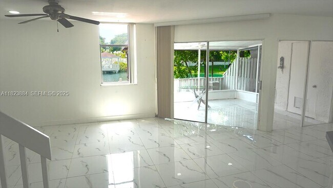 Foto del edificio - 1705 San Remo Cir