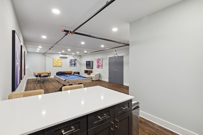 Interior Photo - OLO