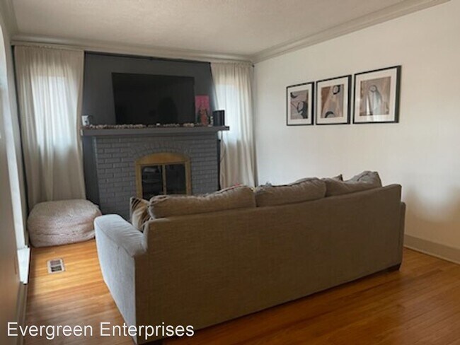 Foto del edificio - 3 br, 2 bath House - 4205 Walnut Street