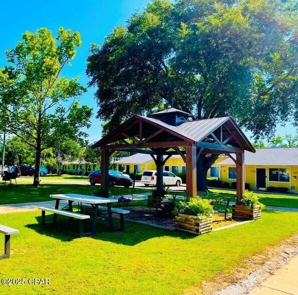 Foto del edificio - 2651 Vista Rise