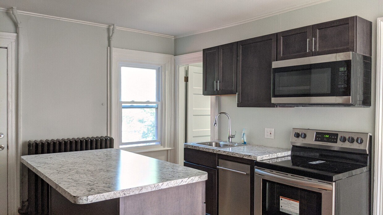 Kitchen - 329 Madison Ave