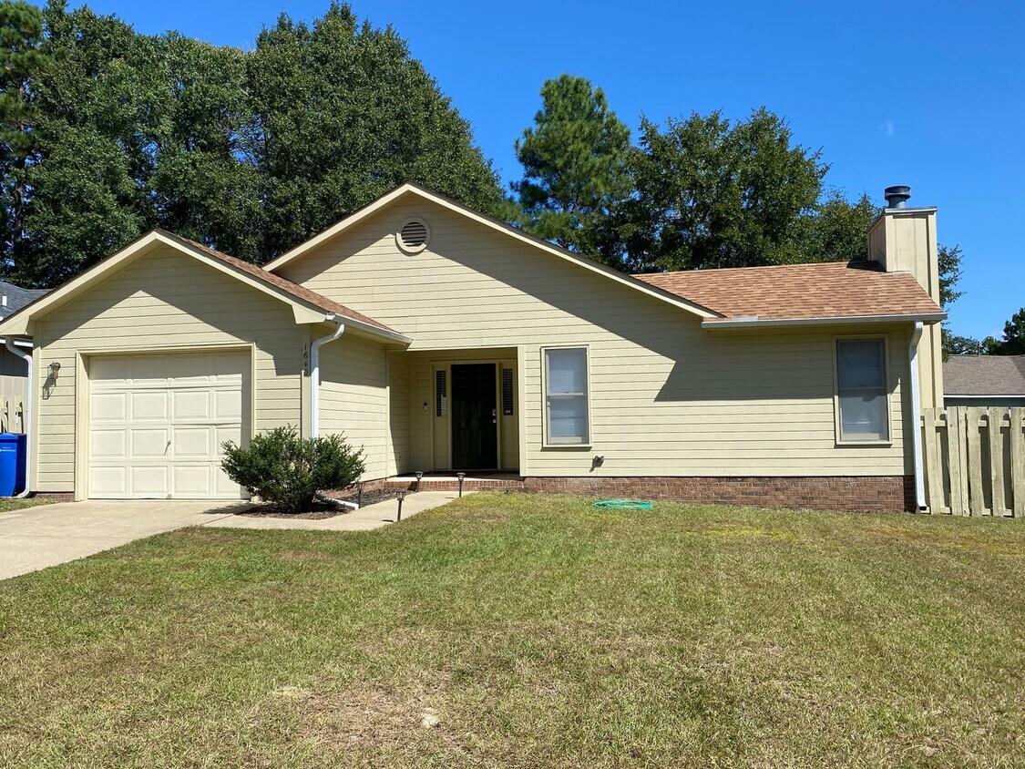 Primary Photo - Like new home for rent