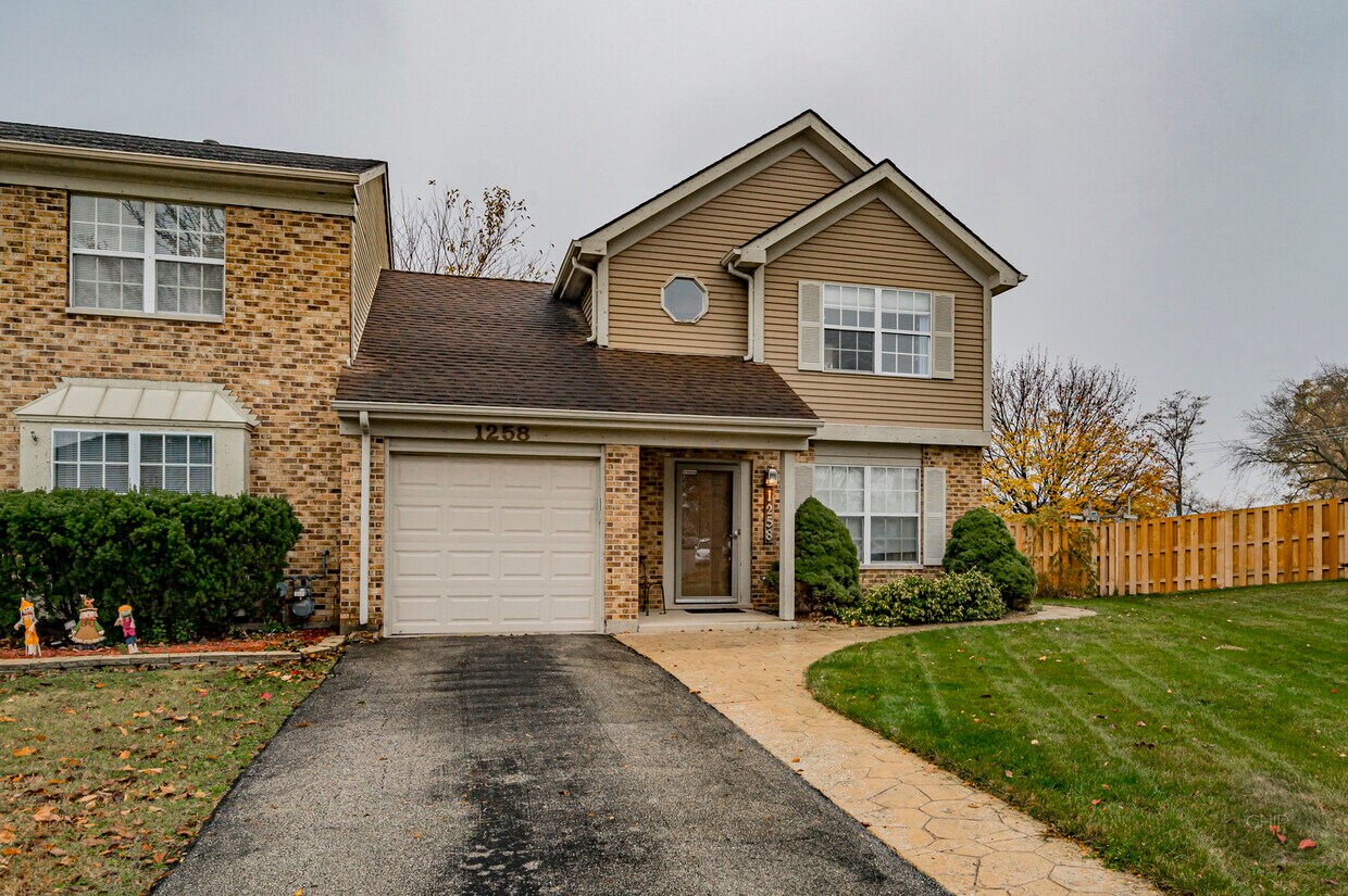 1258 Robin Dr, Carol Stream, IL 60188 Townhome Rentals in Carol