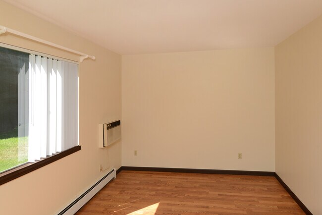 Foto del edificio - 705 East Drake Road