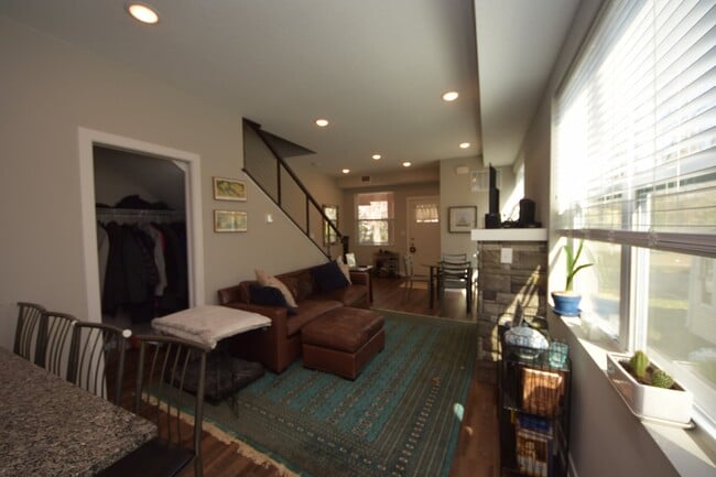 Building Photo - Fantastic luxury two-bedroom, two-bathroom condo in the Longfellow Neighborhood in Minneapolis! -...