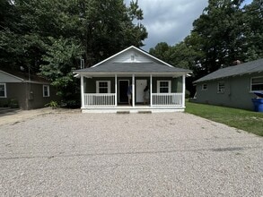 Building Photo - 409 Hadley St SE