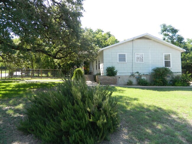 Foto del edificio - Ginder Properties3 (4501 Lareina Dr)