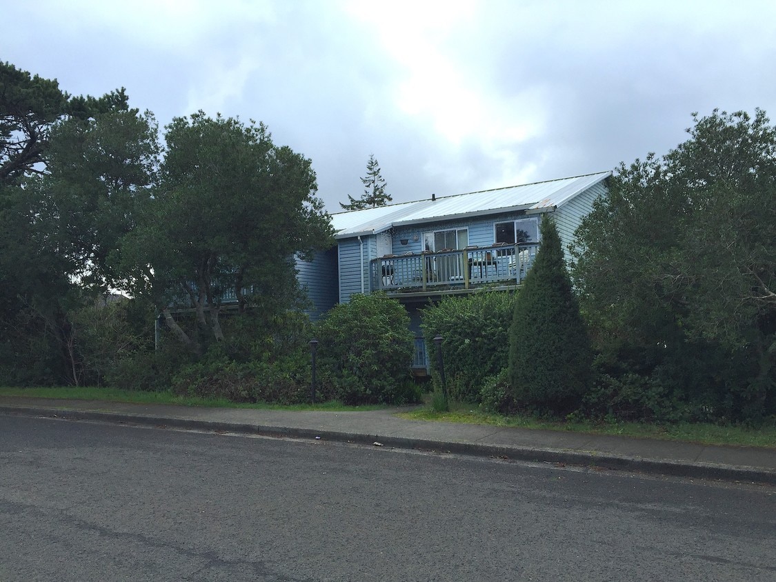 1480 12th St, Florence, OR 97439 Apartments in Florence, OR