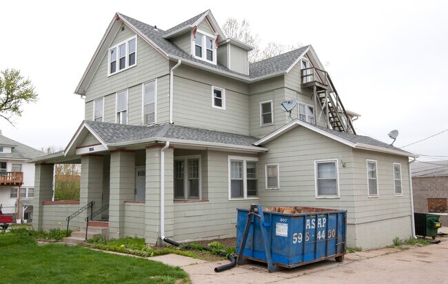 Building Photo - 3016 Pacific St