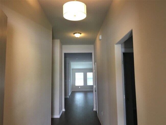 Building Photo - 2917 Diego Dr
