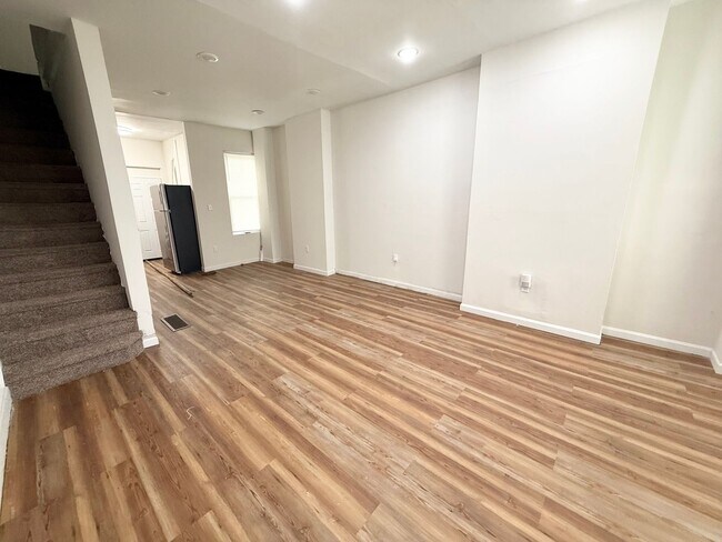 Photo - Stunning 2-Bed Townhome Near Temple University! Available NOW!