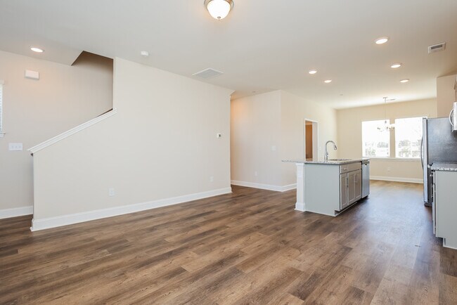 Foto del edificio - 212 Eagles Cliff Dr