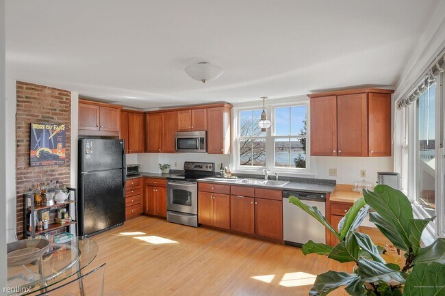 Building Photo - 2 br, 2 bath Condo - 92 Salem St