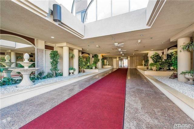 Building Photo - 360 Shore Rd