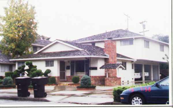 Building Photo - 1040 W Iowa Ave