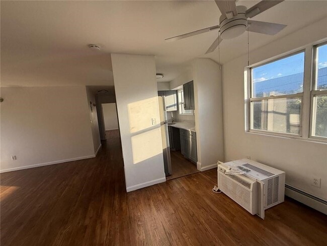 Building Photo - 120-36 Marsden St