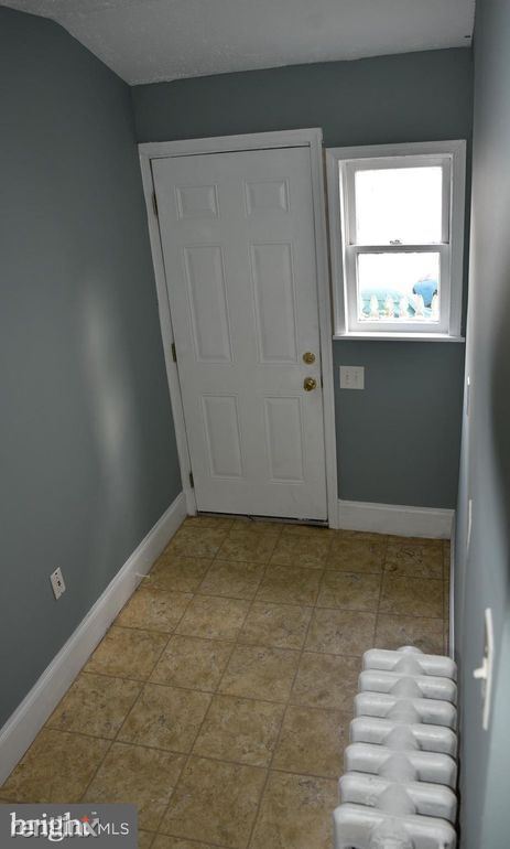 Building Photo - 4 br, 1 bath Townhome - 330 green st