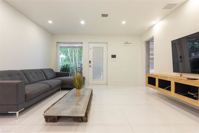 Foto del edificio - 5 br, 3 bath House - 607 N 31st Ave