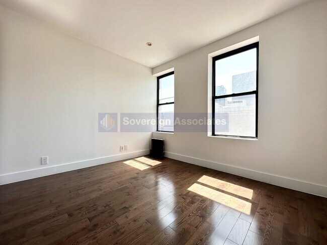 Foto del edificio - 285 Saint Nicholas Avenue