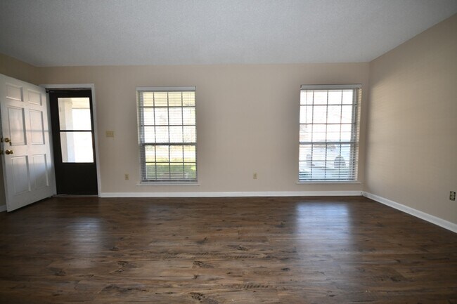 Foto del edificio - 3928 Bowman Ln