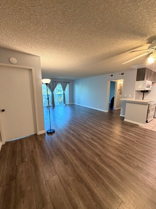 Building Photo - 576 N Bellflower Blvd